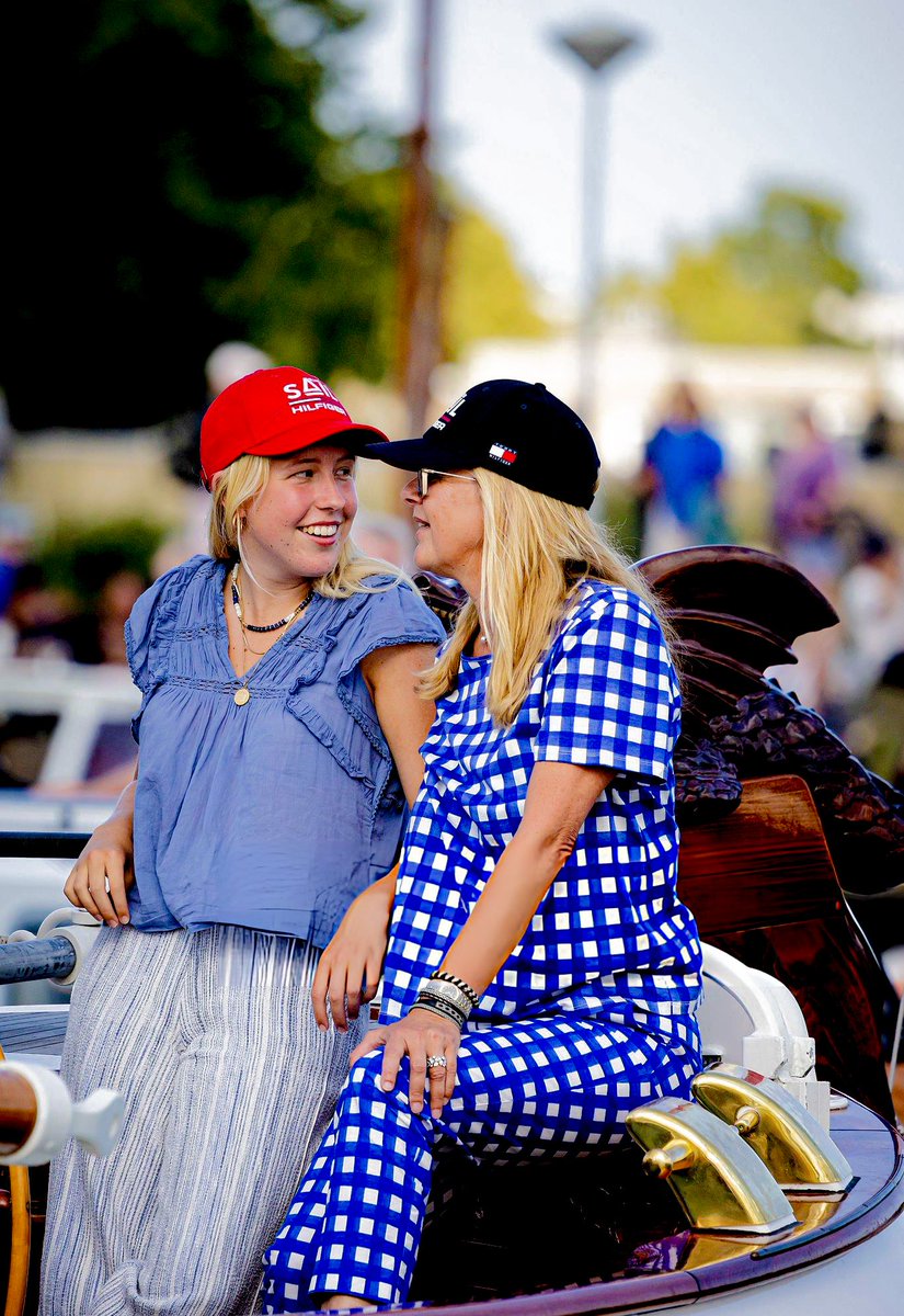 royalchildren_'s tweet photo. Princess Mabel of Orange-Nassau and Countess Luana of Orange-Nassau sail on the Groene Draeck ship during Day one of Sail Amsterdam 2025, in Amsterdam, Netherlands ⛵ -August 20th 2025.
.
📷 : Patrick van Katwijk/@GettyImages 
.
#PrincessMabel #CountessLuana https://t.co/Z344YrkEUO