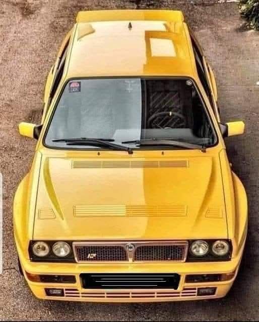 goldrake_____'s tweet image. Adesso ,con calma...... spiegate ai ragazzi con risvoltini e monopattino elettrico.... che cos'è quest'auto...