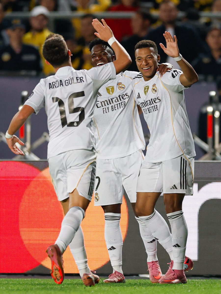 fєrchσ_σffícíαl9 tweet media