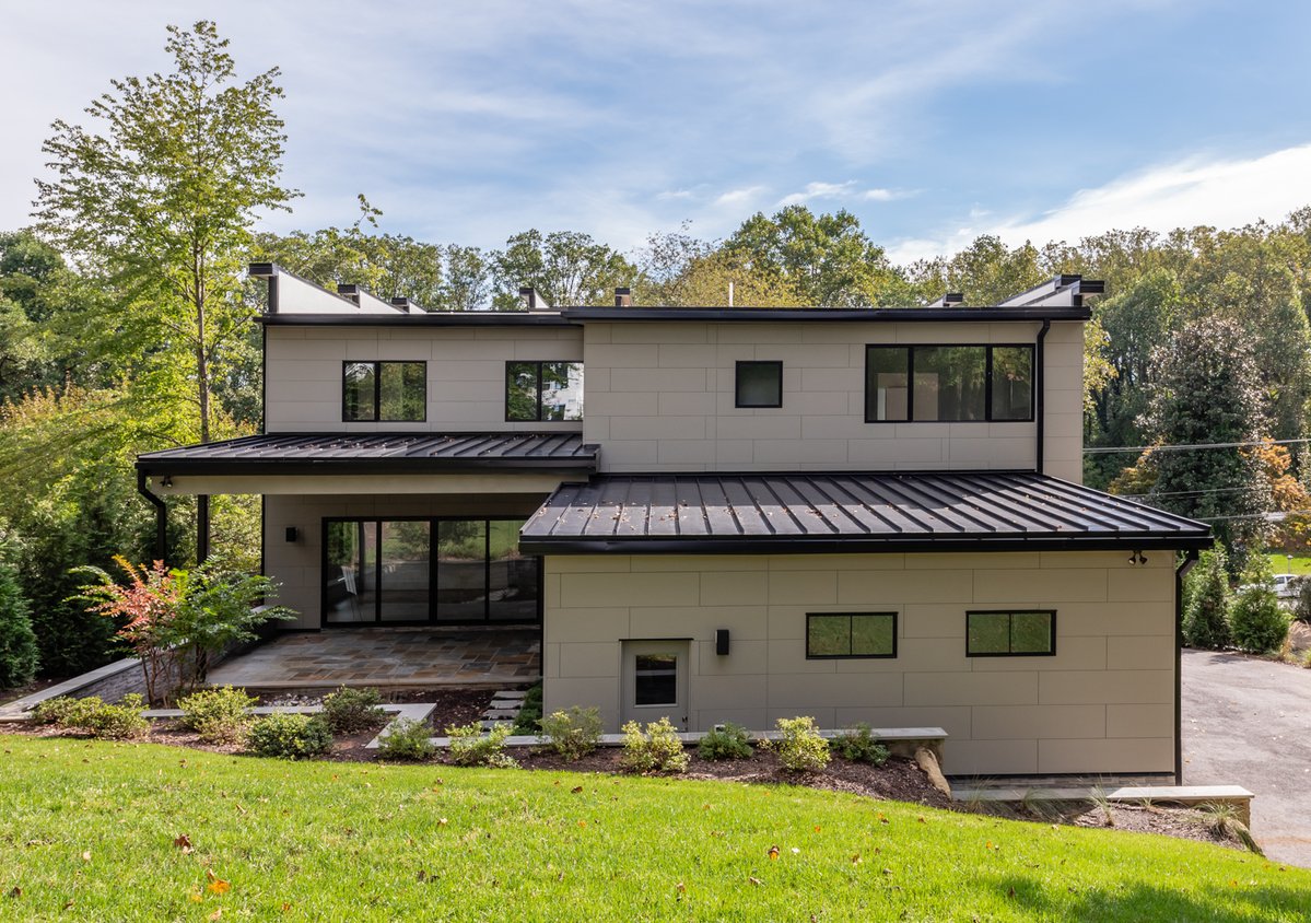 AVArchitects's tweet image. Set the scene in a home made for memories. ‘The View That Captures Everything’—where every moment deserves its close-up. 🎬🏡

🌟 Ready to build your dream home? Schedule a Discovery Call:  hubs.ly/Q03NQLnH0
💡 Explore more design ideas: hubs.ly/Q03NQLH60