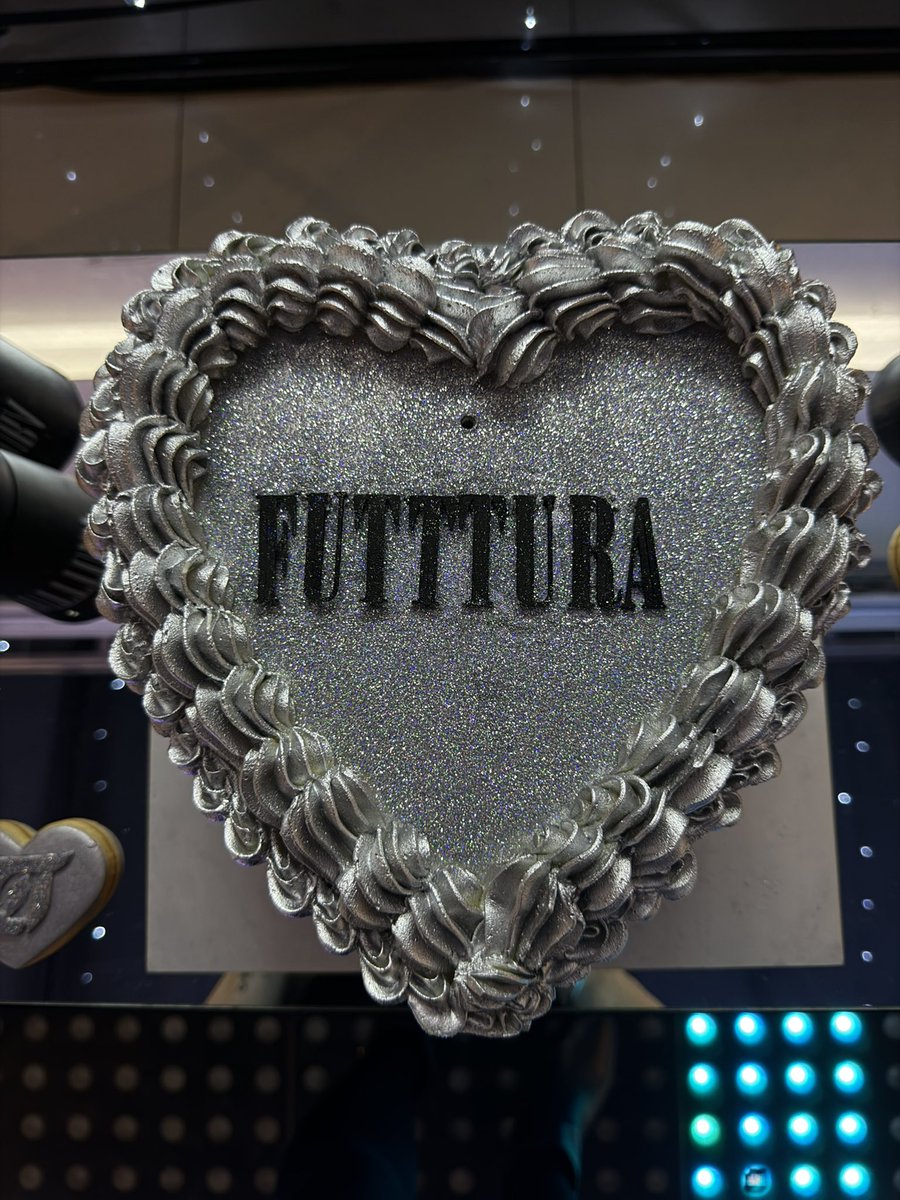 julietaaaw's tweet image. Mi cumple n27💘 #FUTTTURA #TiniTwitter @TiniStoessel @PeruconTini
