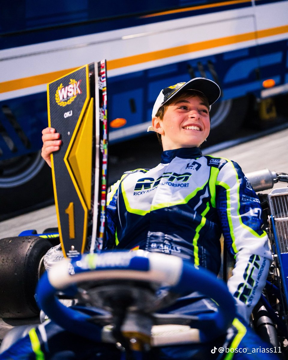 Circuit_Spec's tweet image. 💫 ¡¡CAMPEÓN!!

🏆 ¡¡Bosco Arias se convierte en CAMPEÓN de la WSK Final Cup de Karting!!

🚀 Nuestro #Boscohete se proclama Campeón a pesar de un toque que le dejó fuera en la V1 de la última carrera.

🎤  ¡Te esperamos pronto de vuelta!
