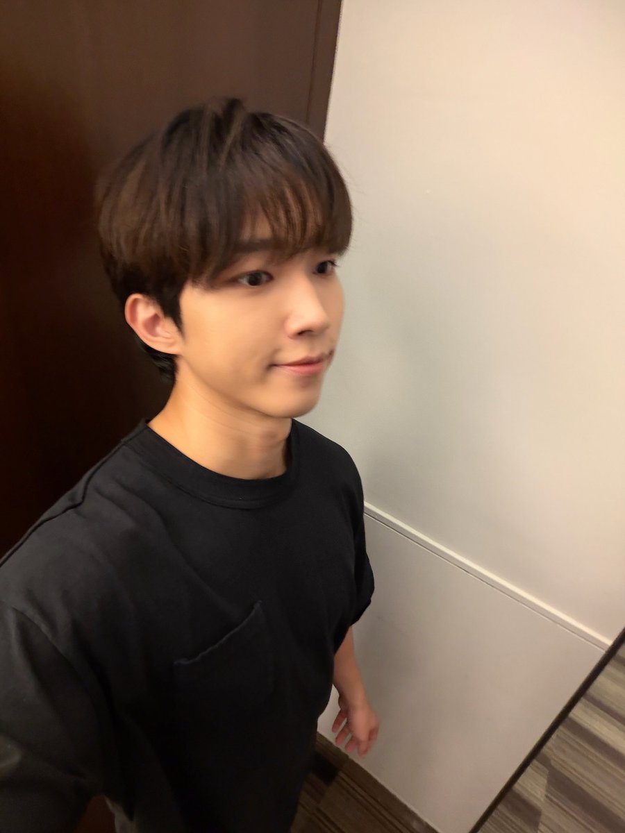 NFlyingofficial's tweet image. 싱가폴에서 엔피아와 함께❤️

#NFlying #엔플라잉 #서동성 #SeoDongSung