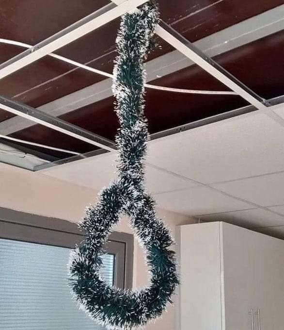 itsD3lay's tweet photo. ya se siente el espíritu navideño: https://t.co/qP8MI9g2qb