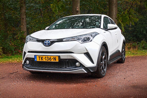 AutoWeek's tweet image. VIDEO: We stoppen met het maken van grijze, saaie auto’s en we geven de wereld….. De C-HR! Zo is het echt gegaan. Hoe is de auto als occasion? autoweek.nl/autotests/arti…