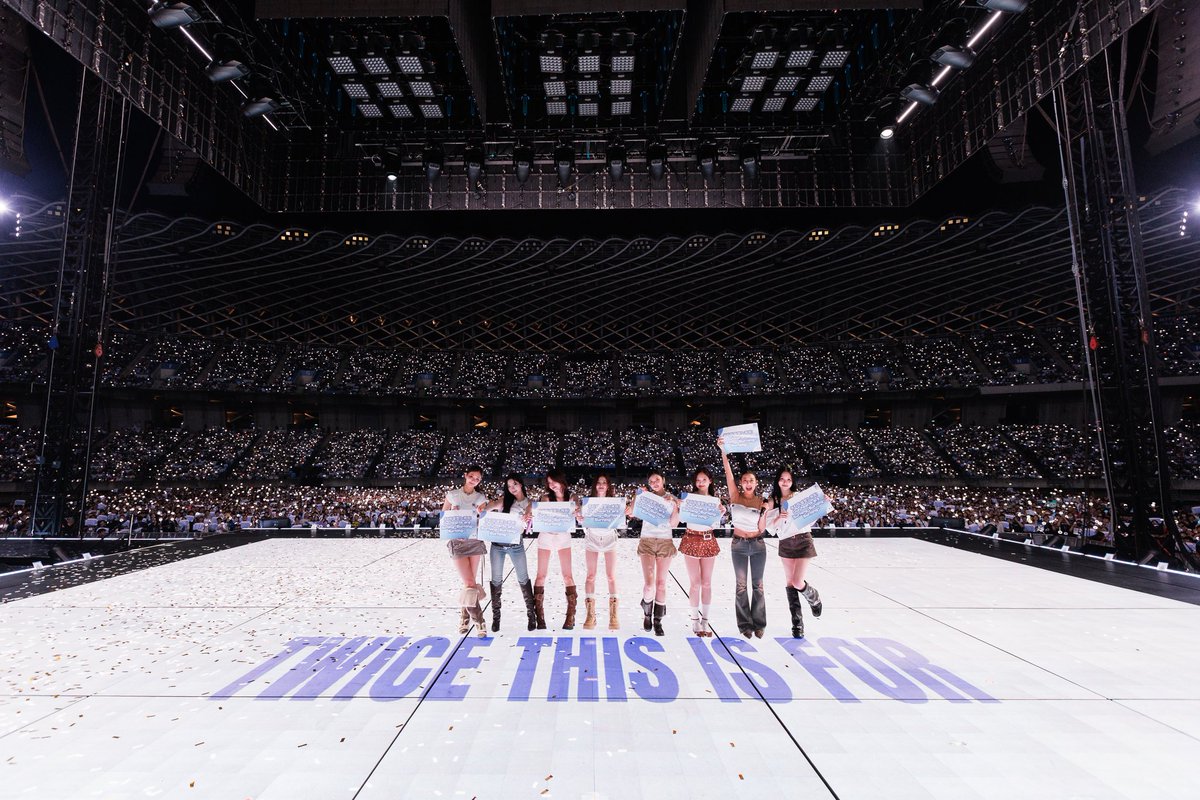 JYPETWICE's tweet image. TWICE &amp;lt;THIS IS FOR&amp;gt; WORLD TOUR IN KAOHSIUNG - Day 2

Kaohsiung ONCE, you lit up both nights 💙
The memories from these two shows will stay with us forever 🍓

#TWICE #트와이스 #THISISFOR
#TWICE_THISISFOR_WORLD_TOUR
#TWICE_THISISFOR_WORLD_TOUR_IN_KAOHSIUNG