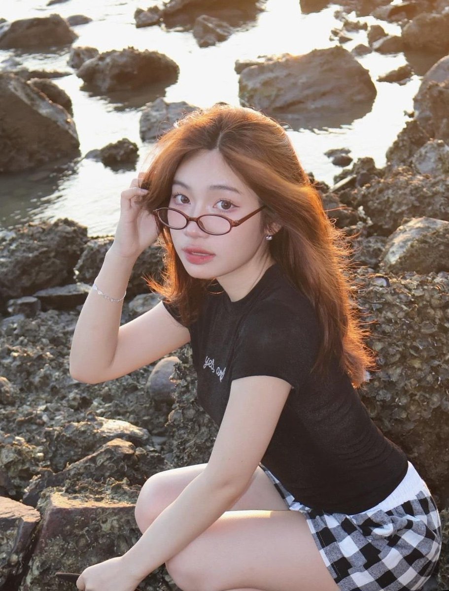 bà già nổi loạn tweet media