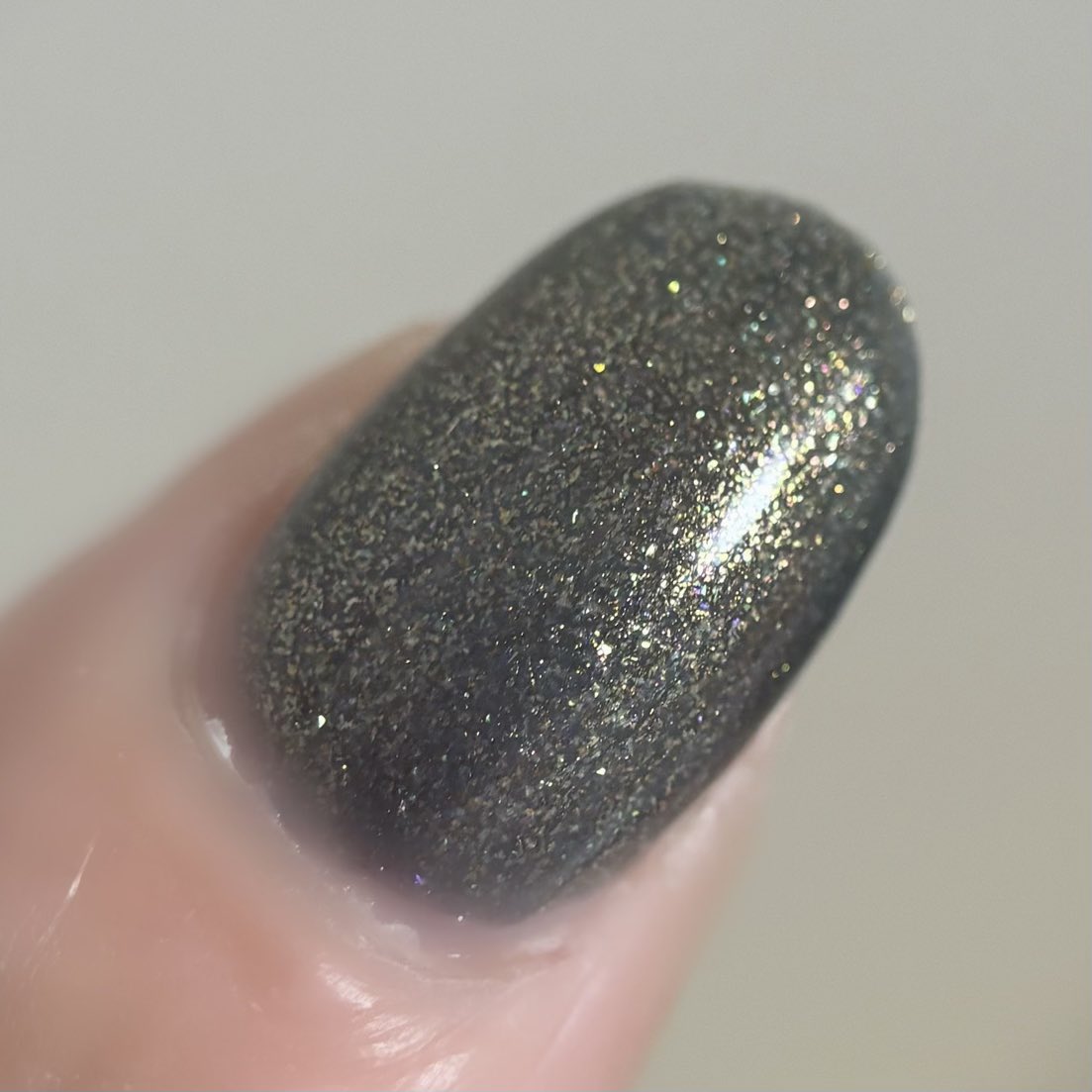 《使用色》
MITO TOKYO 別世界

私の中の語彙にはない色。美しいです。