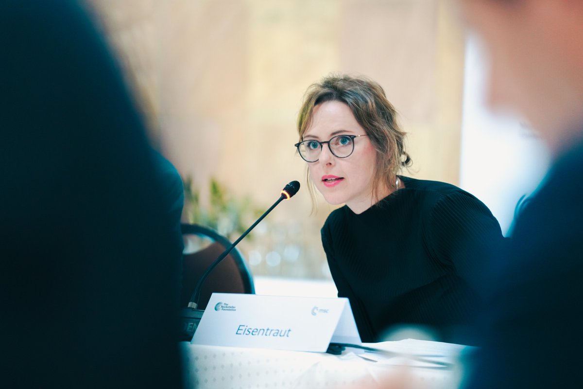 MunSecConf's tweet image. At our Munich Security Retreat in South Africa, @SophEisentraut presented &amp;amp; discussed her new Munich Security Brief "Going South?" on global public goods.

Read the full analysis here: securityconference.org/en/publication…