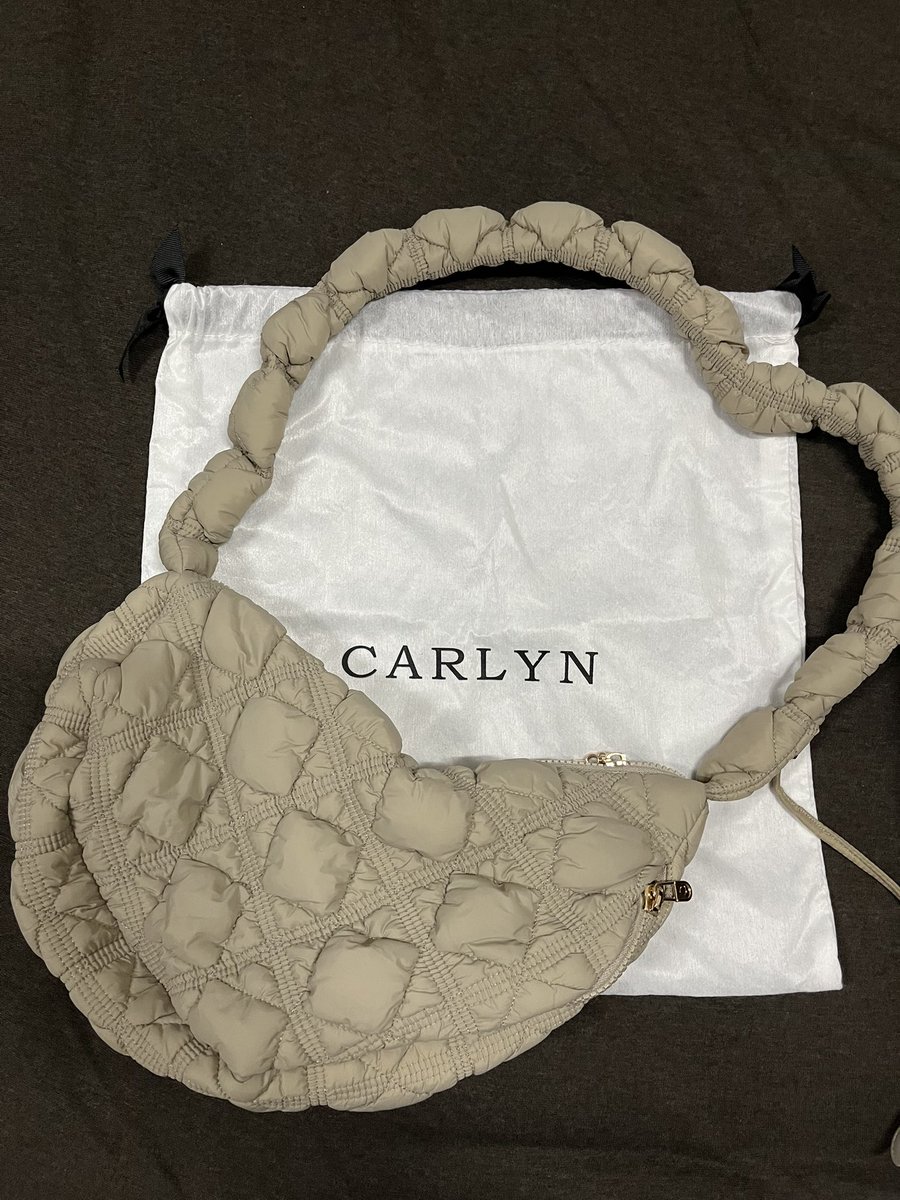 OntichaJ's tweet photo. ส่งต่อ carlyn cozy แท้ สี taupe กดจากร้าน official  ใช้ไปครั่งนึง 
ส่งต่อ 1000 บาท รวมส่งฟรี 
สนใจ dm เท่านั้น 
ไม่แอดไลน์ ไม่เข้ากลุ่ม  #ส่งต่อกระเป๋ามือ2 #ส่งต่อcarlyn #ส่งต่อเสื้อผ้ามือสอง #ส่งต่อcintage #ส่งต่อกระเป๋า https://t.co/HnV8aw74BY