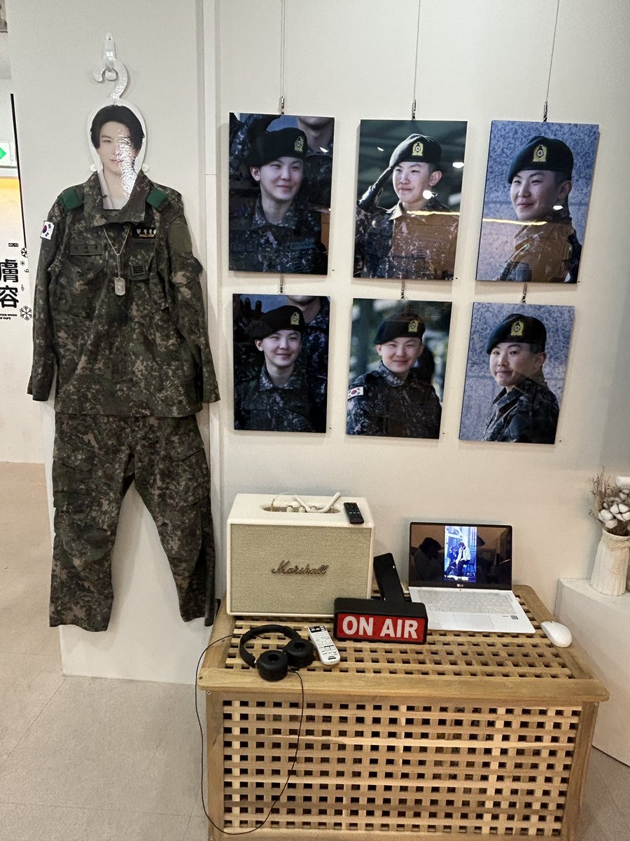 ACORN_0526's tweet photo. #작은눈송이_우지의_탄생일
#설부화뾰

우지고사… 생각보다 너무 어려워서 채점 받을 때 조금 부끄러웠어요😂 그래도 친절하게 답까지 표시해 주셔서 뭐가 틀렸는지 바로 알 수 있어서 좋았습니당🥰
럭드로 뽑은 안경닦이 너무 귀엽고, 도록은 사진도 엄청 많고 하나하나 넘 예뻐서 정말 좋았어요🫶 https://t.co/iUebKh4Xle