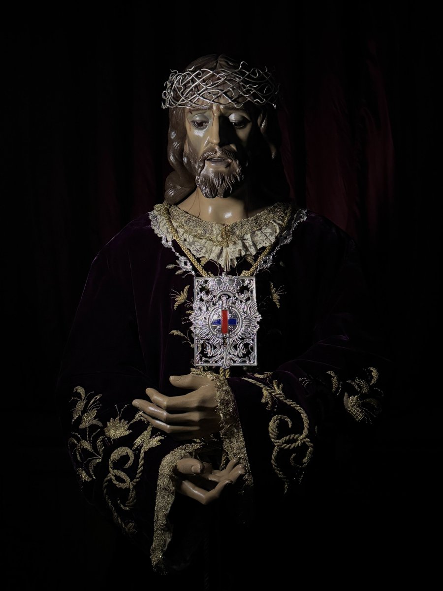🔴🔵 SOLEMNIDAD DE CRISTO REY

La Iglesia, celebra hoy la Solemnidad de Cristo Rey, último domingo del tiempo ordinario.

''Cuando venga en su gloria el Hijo del hombre, y todos los ángeles con él, se sentará en el trono de su gloria y serán reunidas ante él todas las naciones.''