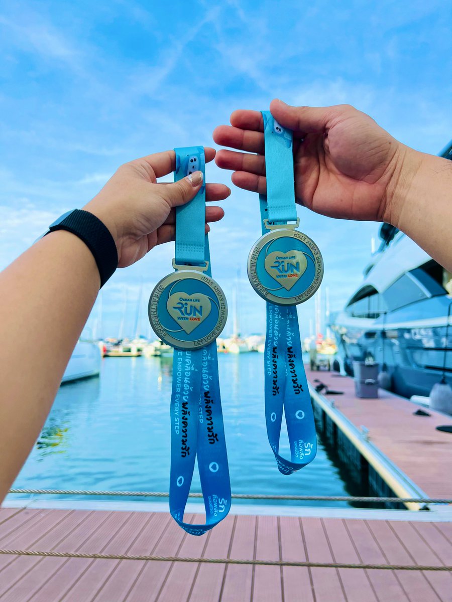 numphuengbb26's tweet photo. 🏃ซ้อมวิ่งไว้ตามคุณพรีเซนเตอร์ 💙#Nonttanont เอาเหรียญมาฝากคับ 😸 Ocean Life Run with Love @OceanMarina
#OCEANLIFERunWithLove
#OceanLifeไทยสมุทร #รักตัวเอง #รักสุขภาพ #OCEANCLUBAPP #โอชิชวนวิ่ง #OceanMarina https://t.co/JnM3e6QxTS