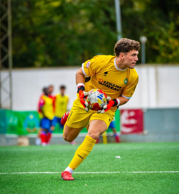 adri_mora8's tweet photo. Un gol de Raúl Gómez en el 31' pone punto y final a la imbatibilidad del bueno de @11_pablete. En cualquier caso, increíble récord 👏

Pese al gol, el @cdcuarte sigue todavía imbatido y no sabe lo que es perder esta temporada. 

📸 Aladino Junquera del Toro https://t.co/Vyl3jC7pi3