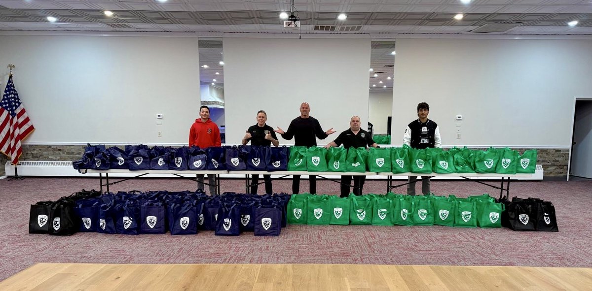 TheKeyTestPrep's tweet image. We’re in Long Island handing out our Captains Course material. The entire Key team is ready to help you advance your careers! If you haven’t signed up yet make sure you register today!