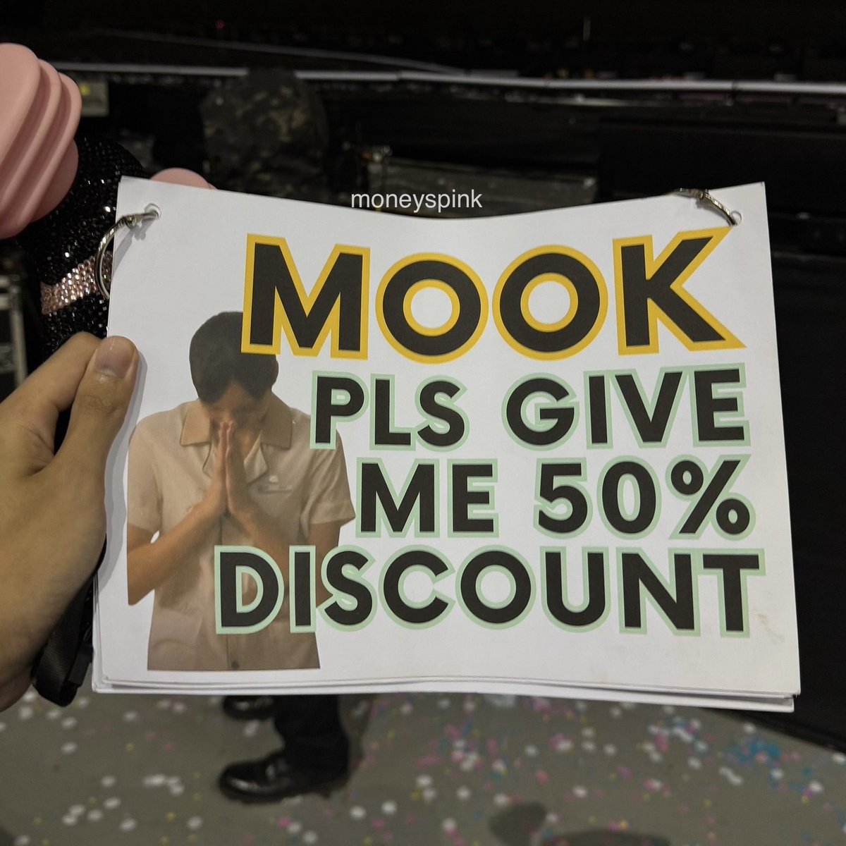moneyspink's tweet image. the banner                            the reaction