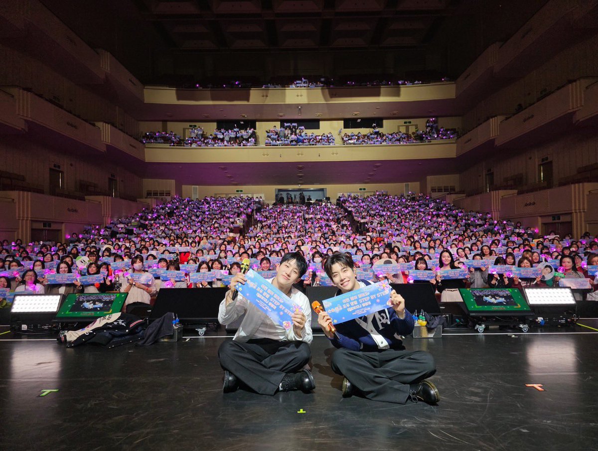 kota30018's tweet image. 元気💪なジュニジニに会えてめちゃくちゃ笑った🤣
たくさんのロハ友とも会えて嬉しかった〜♡
最後にみょんさん言ってたのはソロで何かやるのかな？楽しみだね🧺？

#ジニのヘアバンにダウン最高！
 #AROHA
#주니지니 #ZOONIZINI #ジュニジニ
#아스트로 #ASTRO
#RollTheDice_Japan