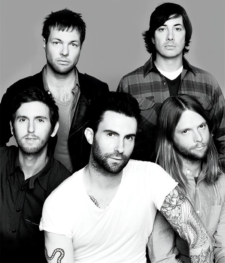 theTSupdates's tweet image. 🚨Taylor Swift is now the artist with the most #1’s in US Hot AC Radio history, surpassing Maroon 5. (16)