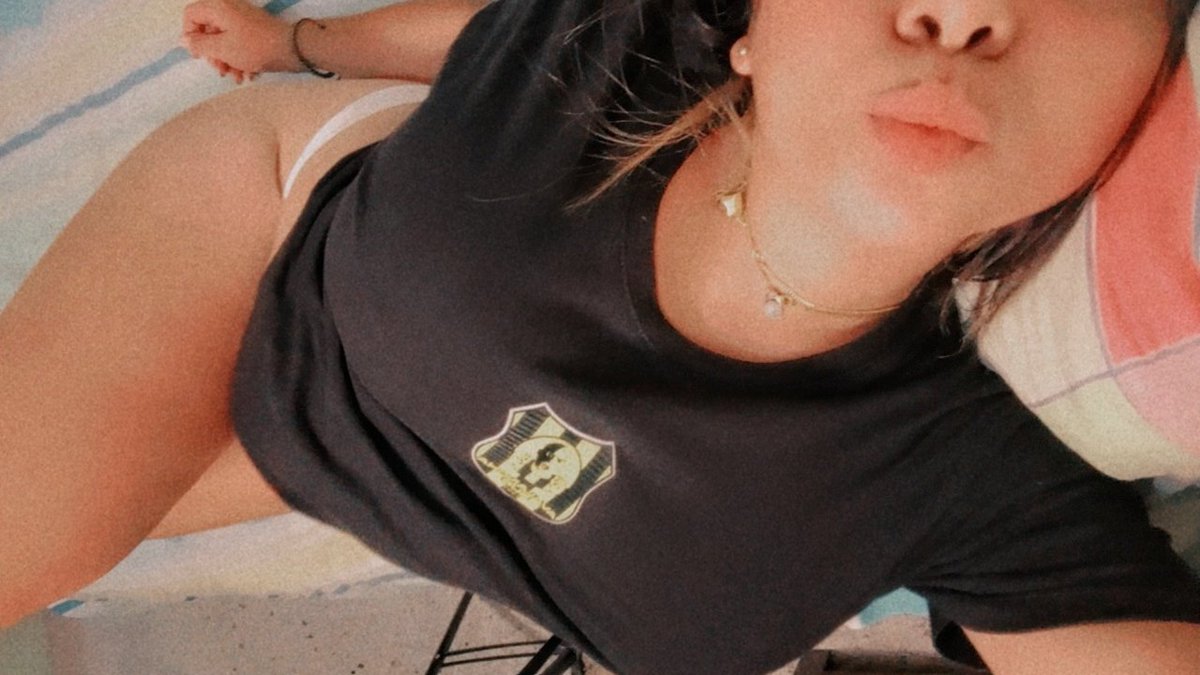 sheiibriii's tweet image. Un besito de Buenos diiias 🌷