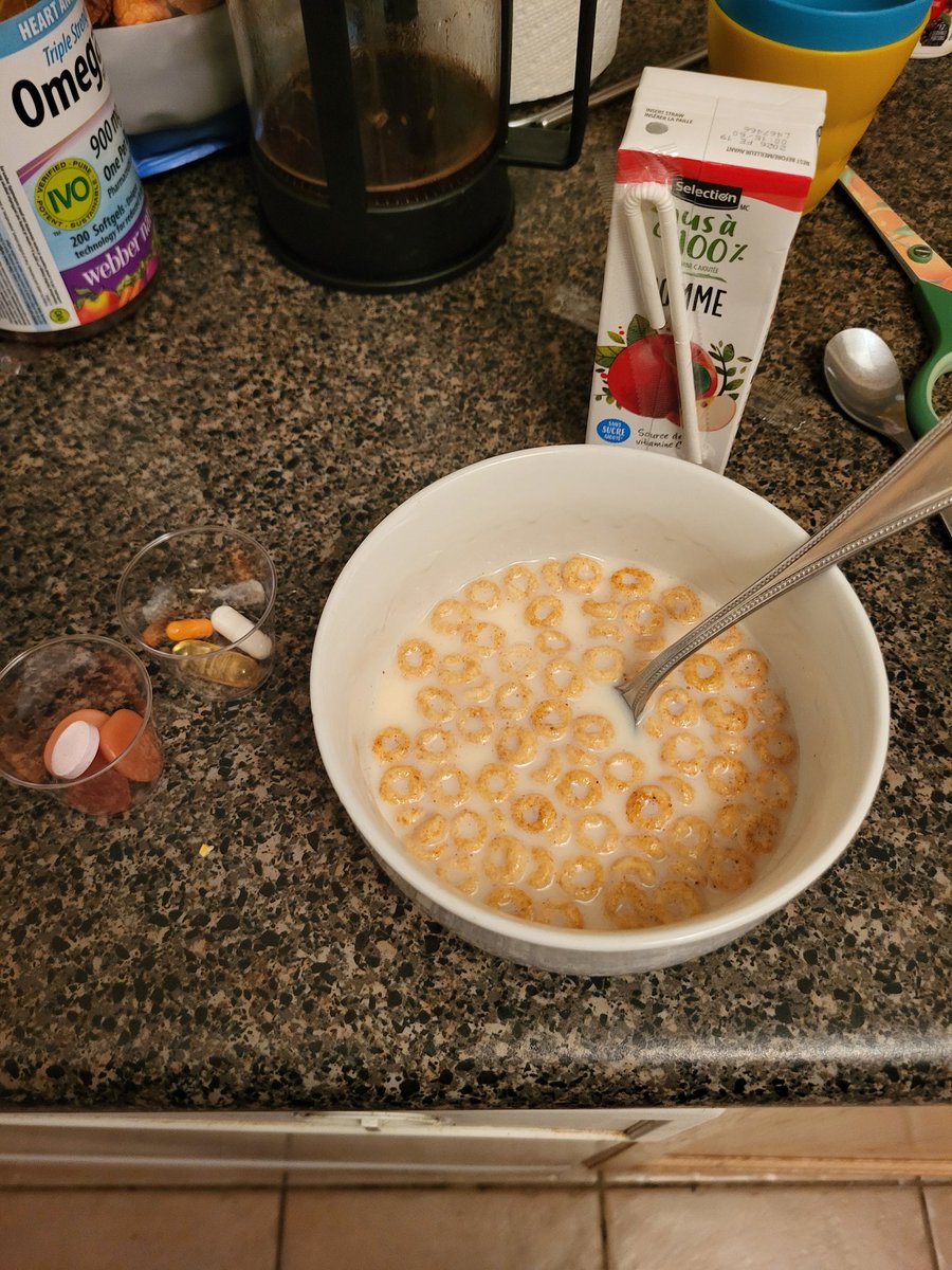 ChromaHydroxide's tweet photo. I like cheerios https://t.co/HAgcHXpNfL