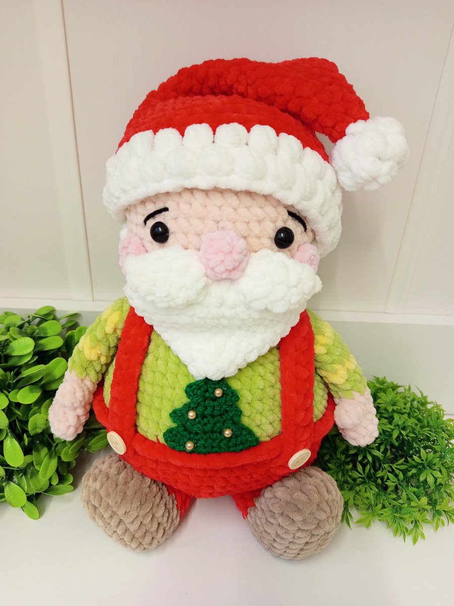 PATRZCIE NA MOJEGO MIKOŁAJA NA SZYDEŁKU!! 
będę wdzięczna za rt, bo szuka nowego domku