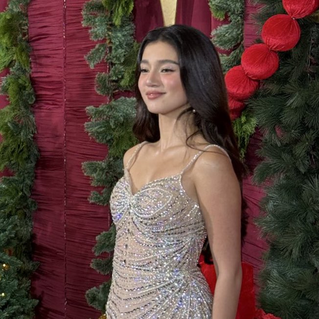 na para bang nakikinita niya nang naglalakad sa altar si belle…