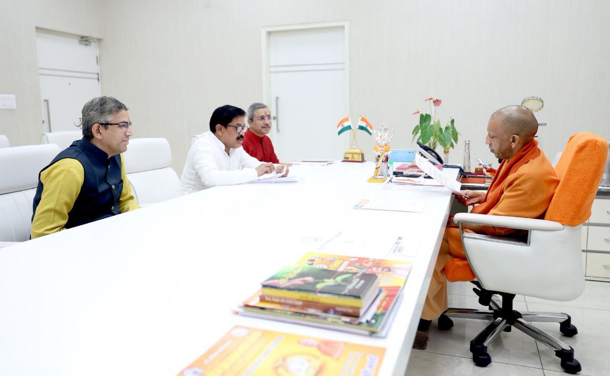 An invitation for the Sanatan Rashtra Shankhnad Mahotsav was conveyed to Hon. Yogi Adityanath Ji, Chief Minister of Uttar Pradesh (<a href="/myogiadityanath/">Yogi Adityanath</a>), by Sadguru Nilesh Singbal Ji, accompanied by Dr. R.K. Patel, Hon. MLA, Jaunpur (<a href="/DrRkPatelMLA/">Dr. R.K. Patel</a>), and Shri Vishwanath Kulkarni