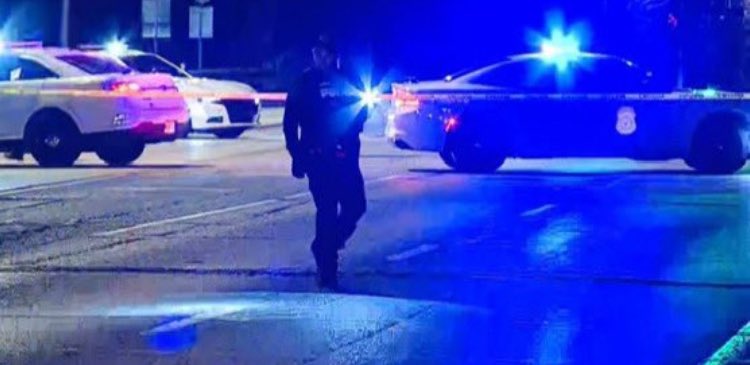 rapid_reveal's tweet image. 🚨Indianapolis East-Side Shooting | 1 Killed, 2 Shot

Police rushed to 3100 block of Forest Manor Ave (near E 30th St &amp;amp; N Sherman Dr) where multiple shots rang out

1 was found dead at scene

No names or suspects released yet

#IRLARM #Indianapolis #เขมจิราที่อิมแพค #GOスト