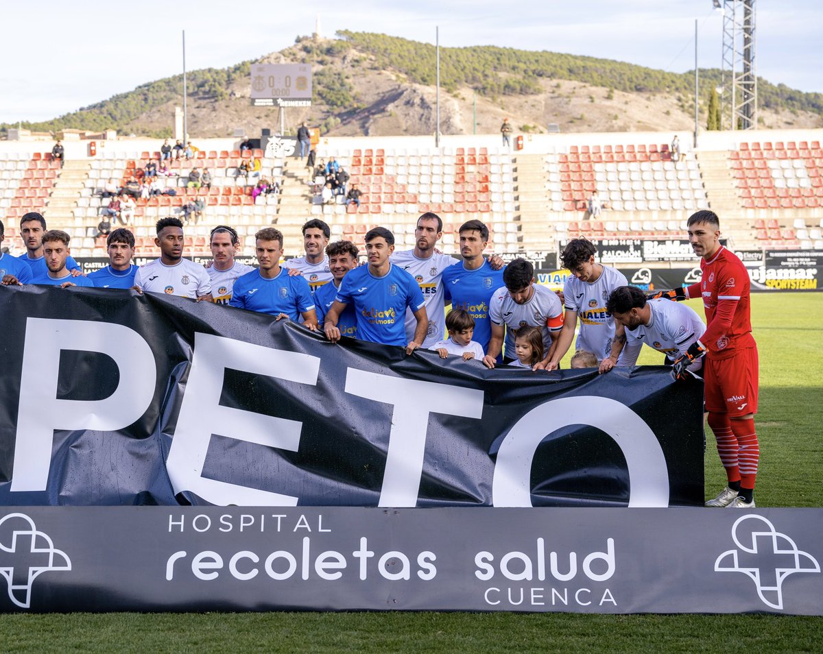 En el fútbol y en la vida, siempre 𝐑𝐄𝐒𝐏𝐄𝐓𝐎.

#VolverACreer #TuGenteTuClub