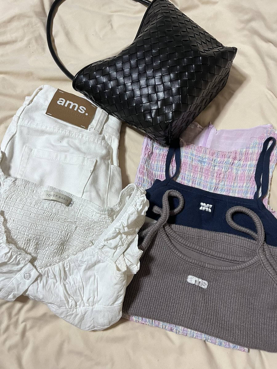 dancingwpetals's tweet image. ***ส่งต่อเสื้อผ้า กระเป๋าของเราเอง 🥨🥯🍬
แบรนด์ไอจีค่า ams heart eyes sou.rire มีมากกว่านี้นะคะ 🌙 ค่าส่ง 40+5 พท.ห่างไกล-ท่องเที่ยว+เพิ่ม 50
✨ Pay Day รีทวิต+ปัก ลด 20 ✨
 #ส่งต่อเสื้อผ้า #ส่งต่อเสื้อผ้ามือสอง #ส่งต่อเสื้อผ้าแบรนด์ไอจี #ส่งต่อกระเป๋า #เสื้อผ้าแบรนด์ไอจี