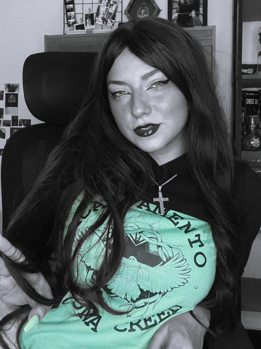 𝘸𝘦 𝘸𝘦𝘳𝘦 𝘣𝘰𝘳𝘯 𝘸𝘪𝘵𝘩 𝘯𝘰𝘵𝘩𝘪𝘯𝘨 𝘢𝘯𝘥 𝘸𝘦 𝘴𝘶𝘳𝘦 𝘢𝘴 𝘩𝘦𝘭𝘭 𝘩𝘢𝘷𝘦 𝘯𝘰𝘵𝘩𝘪𝘯𝘨 𝘯𝘰𝘸...

cosplay da Angie de #PresasExpostas, personagem da <a href="/plathhb/">≽༏≼ 𝚋𝚕𝚞𝚎𝚋𝚎𝚕𝚕𝚛𝚢</a> 💚