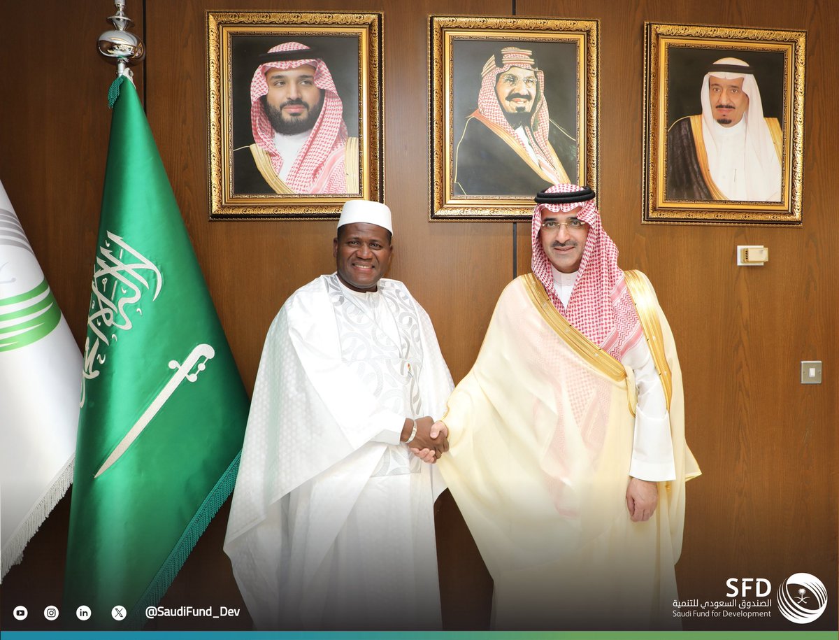 SaudiFund_Dev's tweet image. #Riyadh | #SFD CEO Mr. Sultan Al-Marshad received today at SFD HQ; the Minister of Planning and International Cooperation of the Republic of Guinea, H.E. Mr. Ismaël Nabé. During their meeting, SFD’s development projects and programs in #Guinea were discussed.

#ProsperTogether
