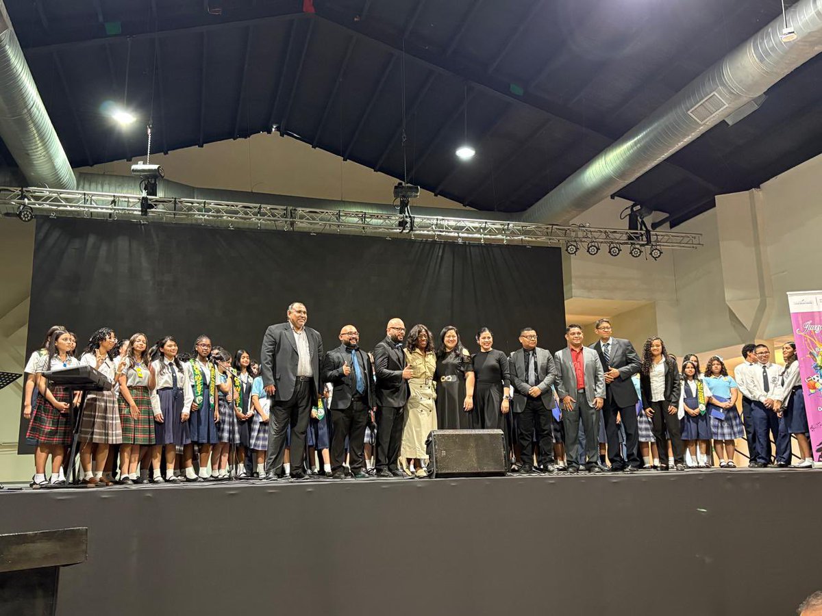 lucy molinar tweet media