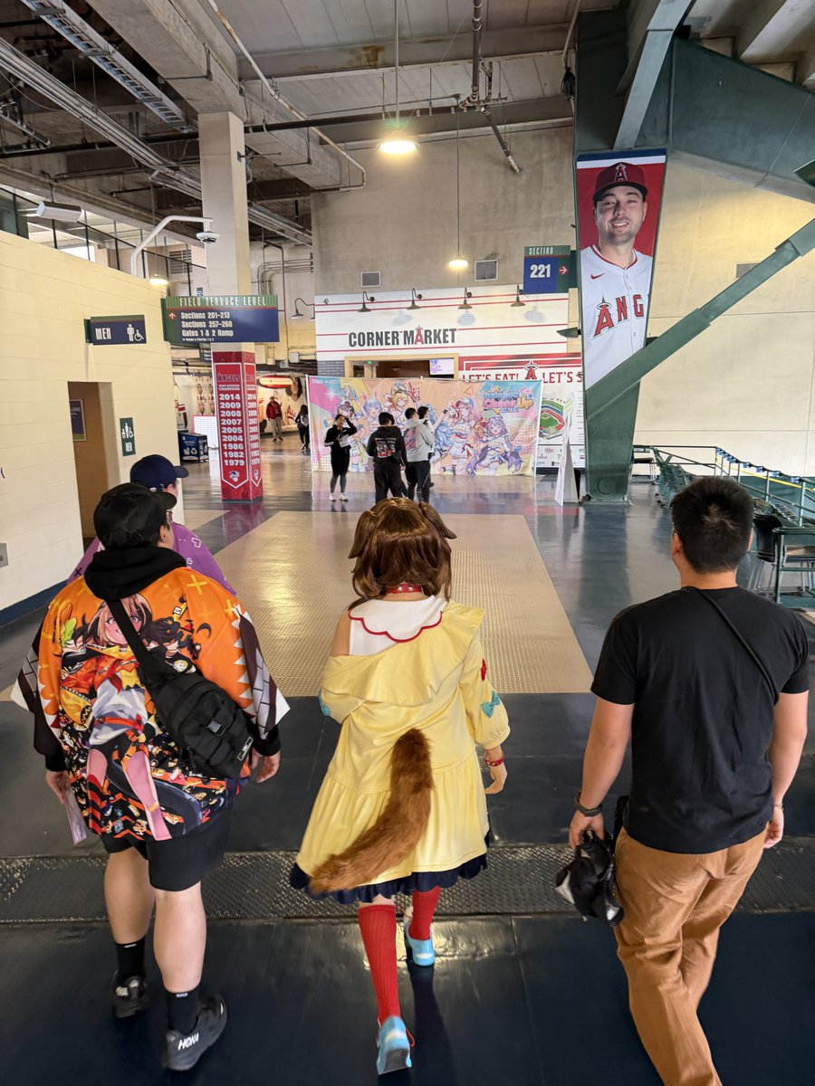 kenco_exe's tweet photo. It was cool being able to cosplay inside Angel stadium! 

#hololiveCheerUP #hololiveFunRun #hololiveCheerUPFunRun #OUENEVENT_USA https://t.co/szAH72i4Ge