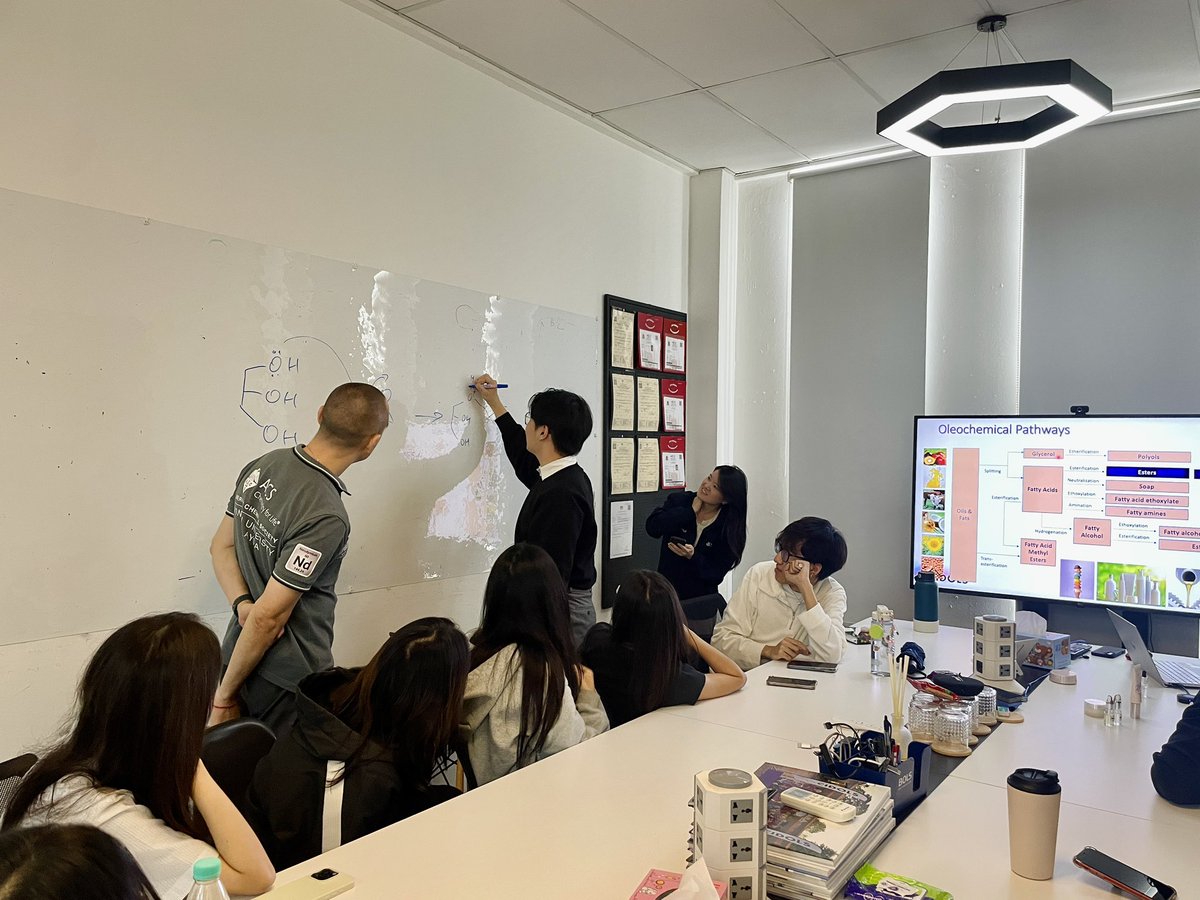 ACS_MUM_ISC's tweet image. From reaction steps to functional performance, our ACS chapter saw the chemistry that drives cosmetic innovation. 🌟🧪 💄 A huge thank you to the CIDOLS team for welcoming us and sharing your expertise!  #acsundergrad