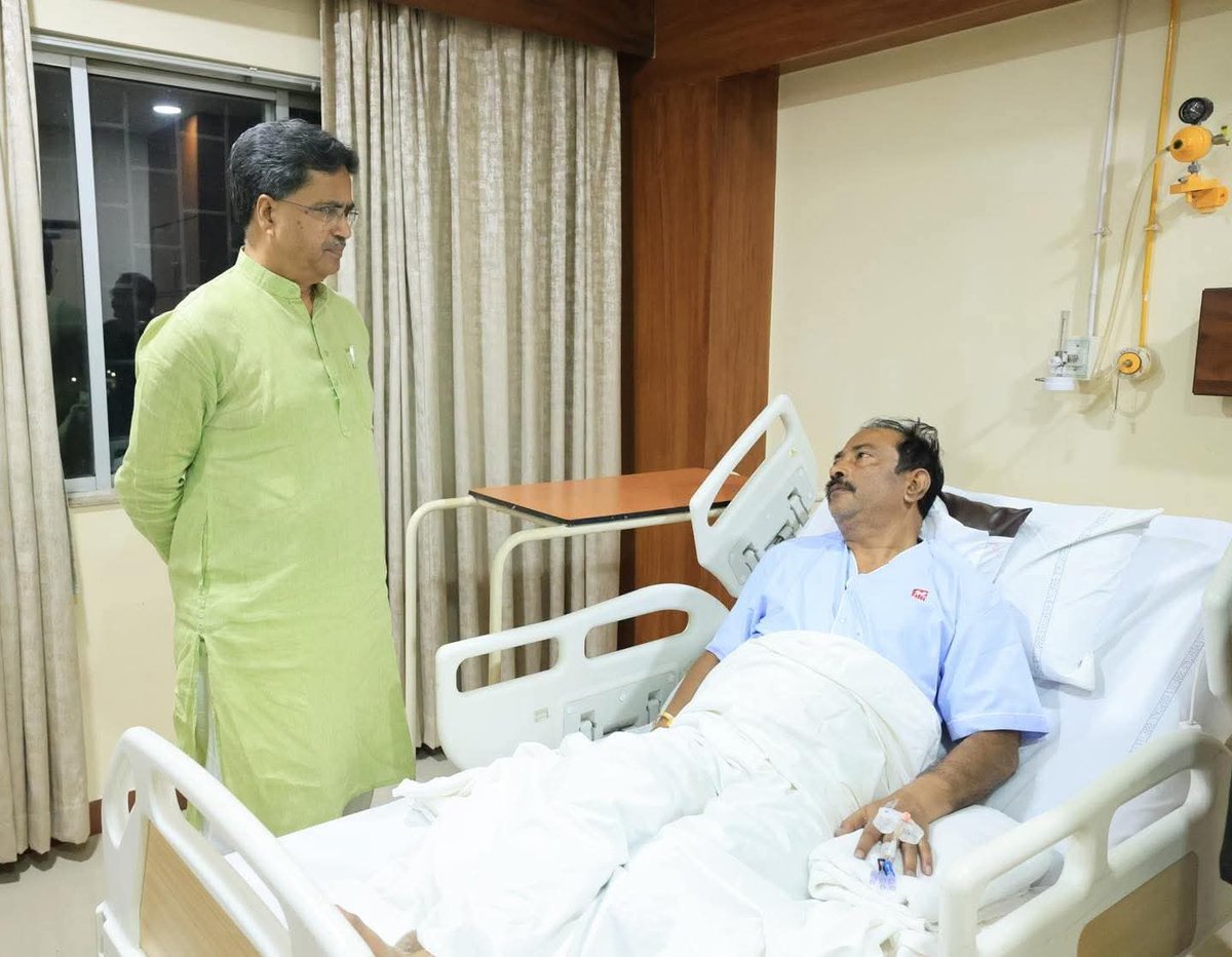 abhijitdattadmr's tweet image. মাননীয় মুখ্যমন্ত্রী প্রফেসর Dr.Manik Saha মহোদয় আজ ভারতীয় জনতা পার্টির প্রদেশ সভাপতি তথা রাজ্যসভার সাংসদ শ্রী Rajib Bhattacharjee মহোদয়ের শারীরিক অবস্থার খোঁজখবর নিলেন। 

তিনি চিকিৎসায় সাড়া দিয়ে বর্তমানে অনেকটাই সুস্থ রয়েছেন।