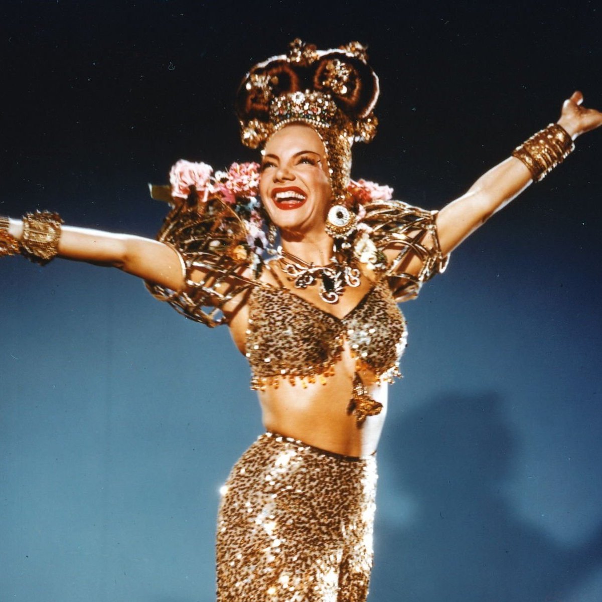 LarissaUpdates's tweet image. VEM OSCAR! ✨ Larissa Manoela, uma das maiores atrizes da atualidade, promete dar a maior virada de chave em sua carreira. Ela irá viver Carmen Miranda na cinebiografia dirigida por Bruno Barreto!

As gravações devem começar em breve e o filme será uma coprodução com os EUA, com…
