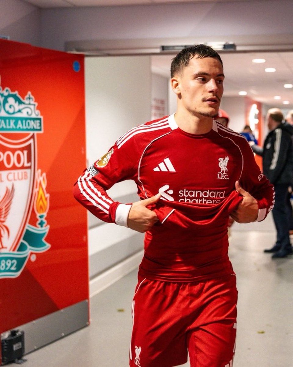 LFCDgoat's tweet image. LFC have won every game in the PL with Florian Wirtz starting as an out and out ten in LFC’s usual 4-2-3-1. 

We beat Arsenal, Newcastle and Bournemouth in those games. Arne then proceeded to drop him and move him around.

Played as a lw/10 vs Palace.

Played as a rw OOP vs…