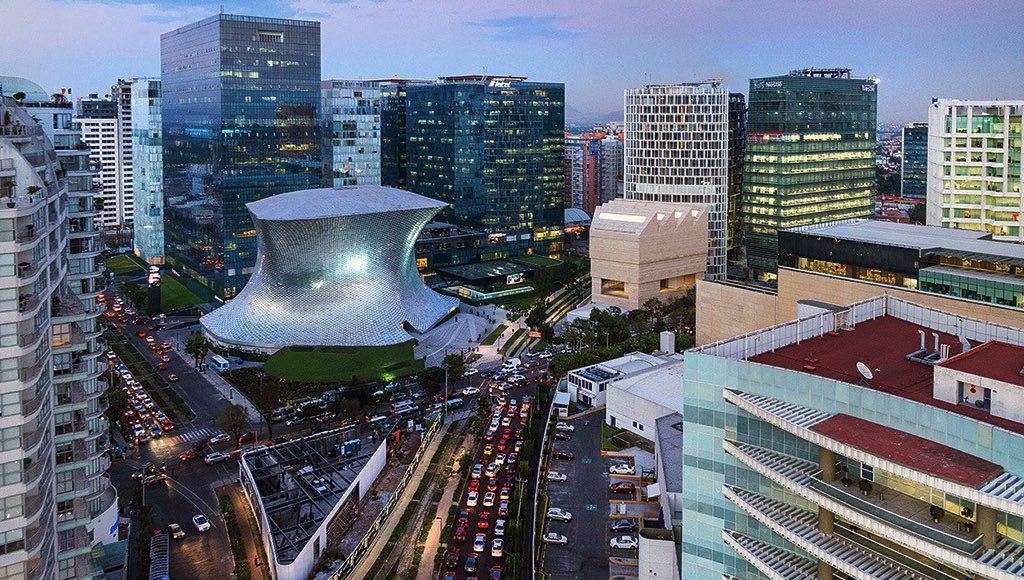 BowTiedPassport's tweet image. 🧵 Mexico City has officially entered the global stage.

-Food
-Nightlife
-Culture
-History

All on a world-class level.

If you’re planning a trip, here’s a straightforward guide to help you understand where to stay, what to do, and how to enjoy it the right way.