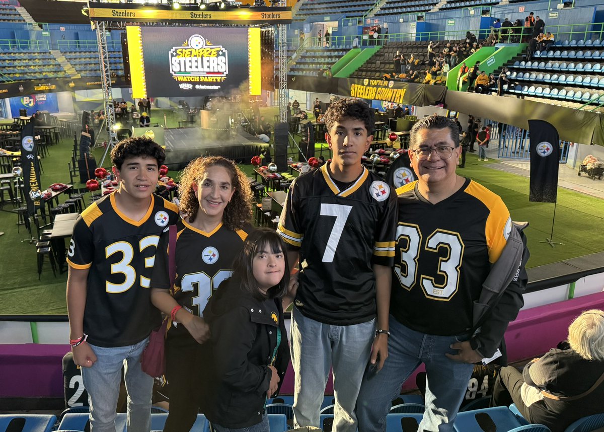 Doc_Moon's tweet photo. @FOXImpactoNFL #foximpactonfl https://t.co/sSCNVGLO8V