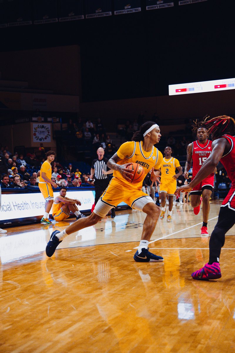 Toledo_MBB's tweet image. 𝐁𝐄𝐍𝐂𝐇 𝐏𝐎𝐖𝐄𝐑💪

Will James Jr. (10 pts.), Chris Riddle (9 pts.) &amp;amp; Jaylan Ouwinga (7 pts.) combined for 26 pts. in our last win over YSU.

We&apos;re back in action tomorrow at 11:00 am vs. Troy in the Geico Coconut Hoops tourney in Fort Myers, Fla.
