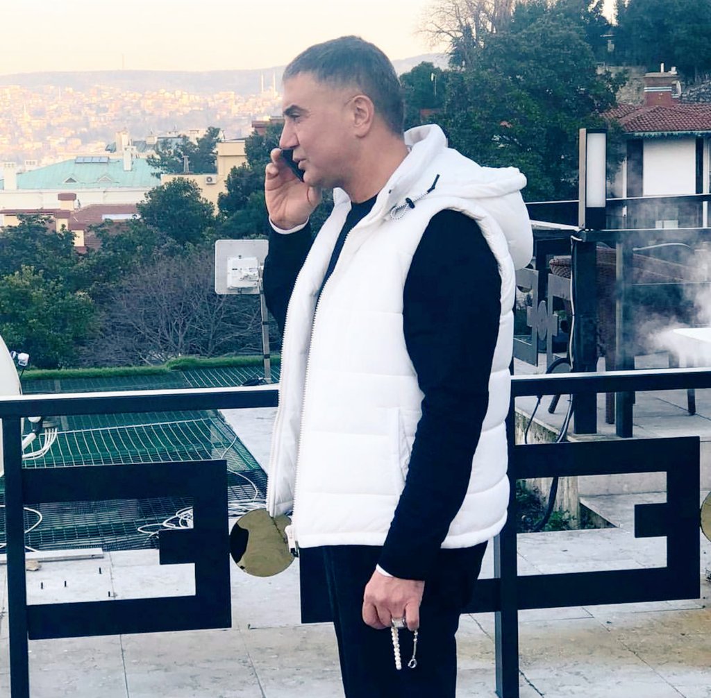 Bir insanın cesaretinin göstergesi yalnızca yüreğidir.
Reis <a href="/sedat_peker/">Sedat Peker</a>