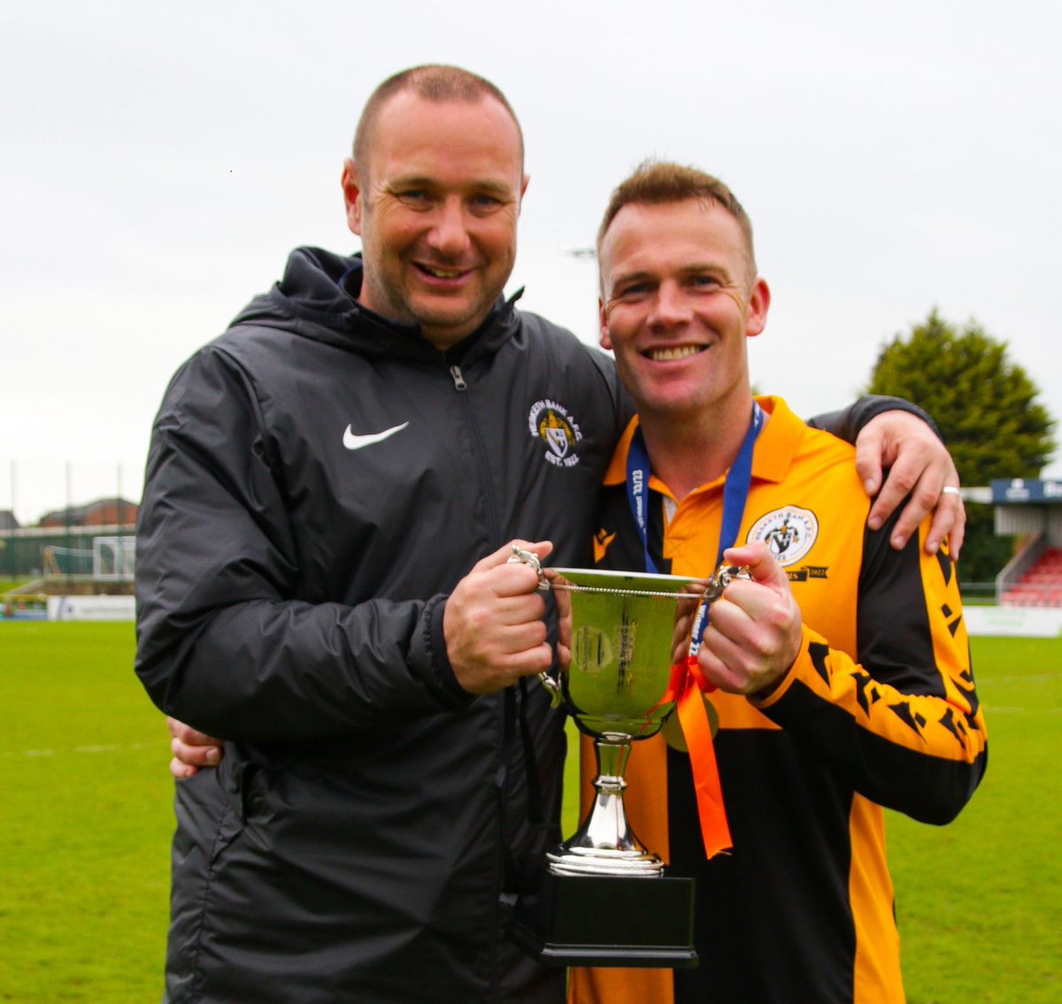 westlancsleague's tweet image. ⚽️ 𝗦𝗔𝗧𝗨𝗥𝗗𝗔𝗬 𝗥𝗢𝗨𝗡𝗗-𝗨𝗣⚽️
'𝘐’𝘥 𝘯𝘦𝘷𝘦𝘳 𝘦𝘹𝘱𝘦𝘤𝘵𝘦𝘥 𝘶𝘴 𝘵𝘰 𝘩𝘢𝘷𝘦 40 𝘱𝘰𝘪𝘯𝘵𝘴 𝘣𝘦𝘧𝘰𝘳𝘦 𝘊𝘩𝘳𝘪𝘴𝘵𝘮𝘢𝘴'

➡️@HBAFC gaffer Dan Birkby speaks to @RChapmanSport after their latest win

𝙎𝙩𝙤𝙧𝙮 𝙡𝙞𝙣𝙠 ⤵️
westlancashireleague.co.uk/will-this-seas…