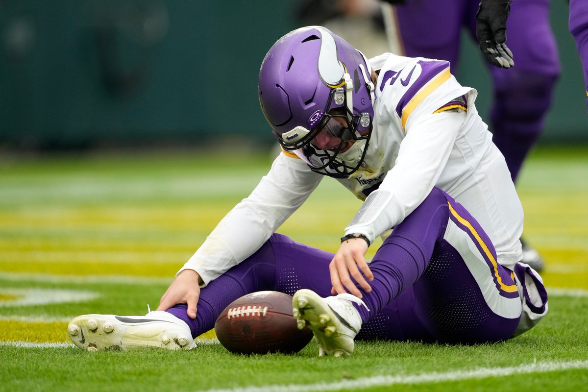 The Vikings have had the ball four times in the 2nd half:

• 3-and-out (2 yards)
• 3-and-out (-12 yards)
• 3-and-out (-17 yards)
• Interception on first play 