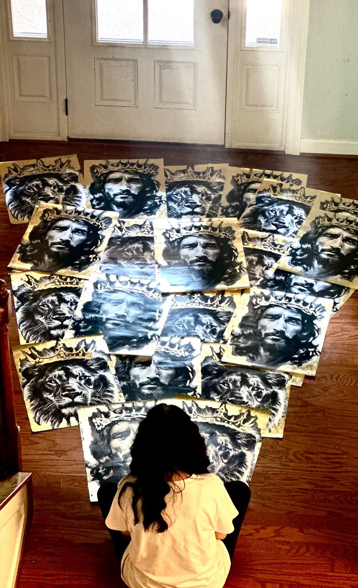 petrowashere's tweet image. I still have plenty of Jesus and Lion prints available. The price is anything you feel to give for it. Email me at johnpetruska@mac.com to get one. @DonnePetro
