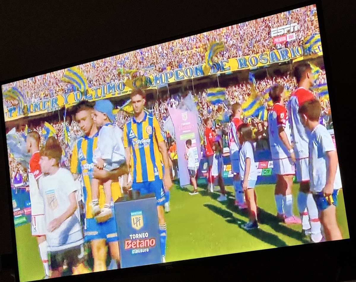 ismanewells_'s tweet image. el campeon menos campeon de la historia del futbol, club de mierda y tetradescendido