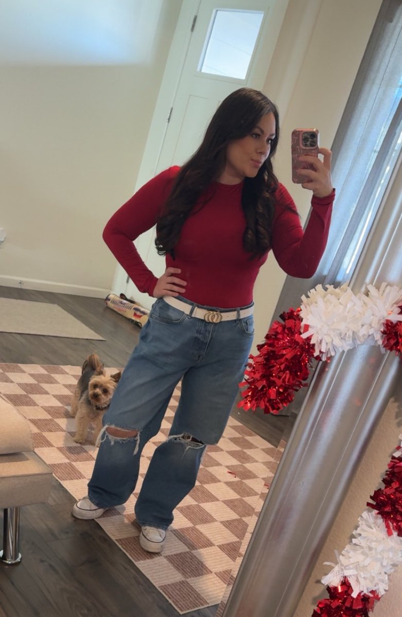 Bailee_calderon's tweet photo. I love to see me WIN. 
Also, my beautiful home; with the girl who’s loved me through every size and my daughter who can see every size is beautiful. 🤍 https://t.co/npOetQLDkD