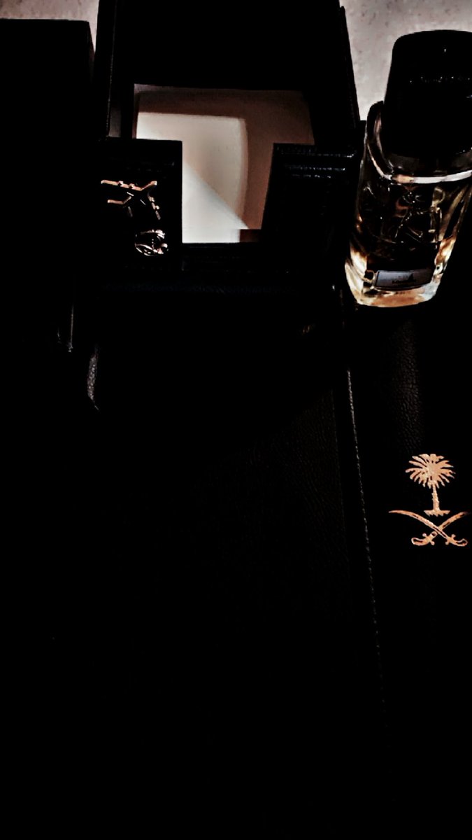 يا صديقي ..

اعتن جيداً بسمعتك ..
لأنها ستعيش اكثر منك ..

#حكايه 
3:30 pm