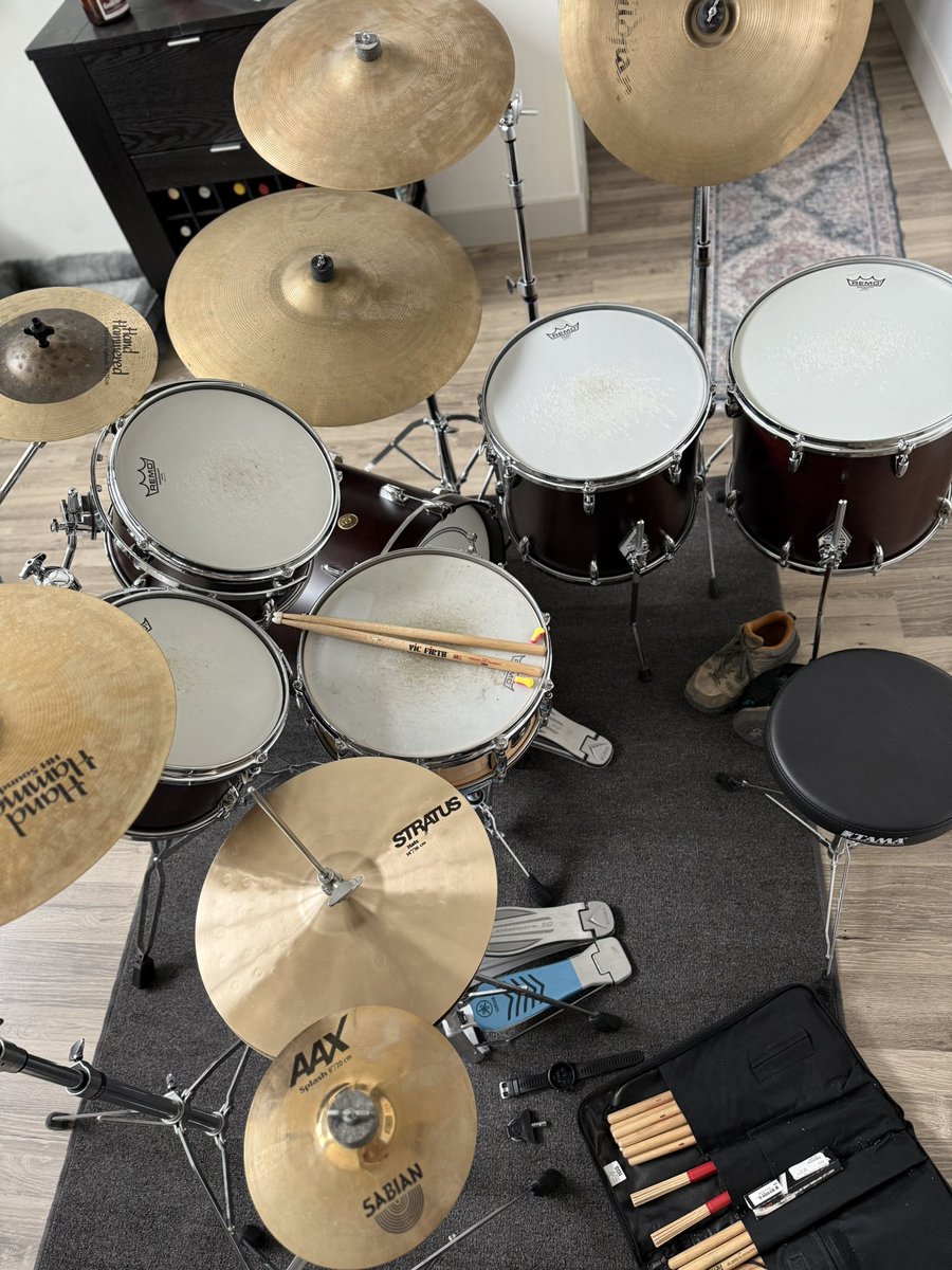TonyKorologos's tweet image. First serious #drum practice session in years. I used to gig so often that I never needed to practice. Working up a sweat.  My killer chops are a long way from coming back.