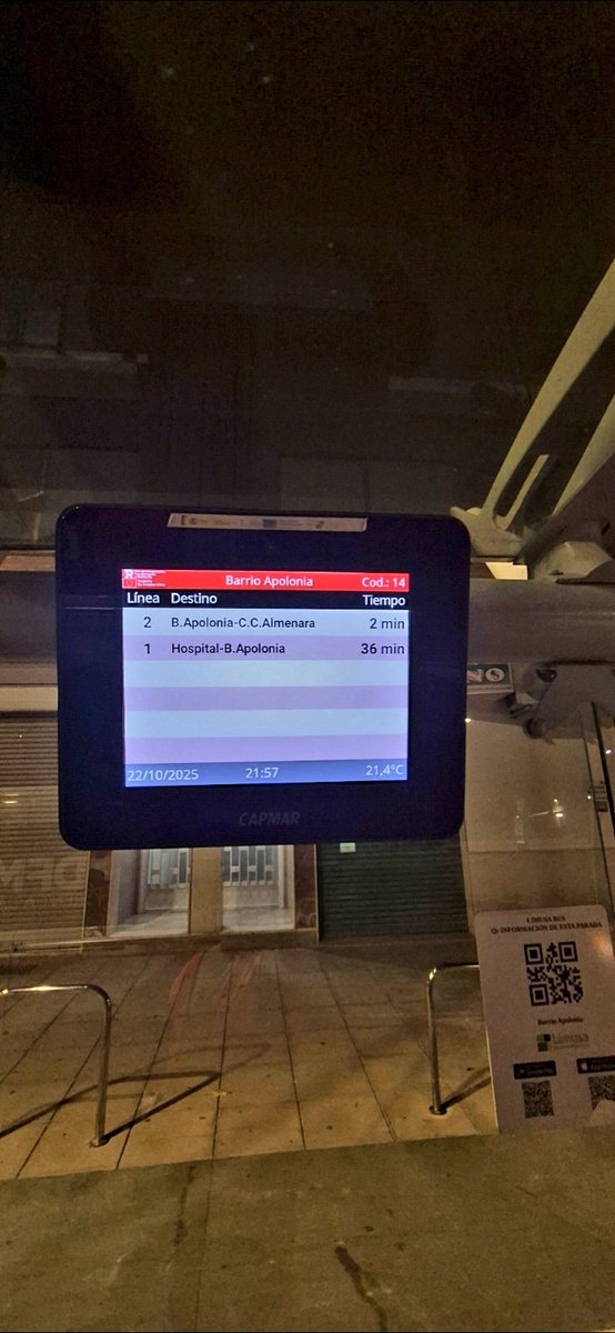 Mientras en Murcia capital tenemos los nuevos paneles informativos sobre el tiempo de llegada del 🚌 sin funcionar desde que se instalaron hace años: ¡mira los que tienen en Lorca! 📷🤦‍♀️🤦‍♂️